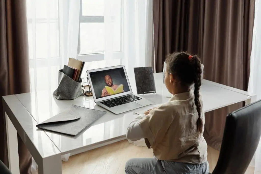 What are the Pros and Cons of Studying at Home?