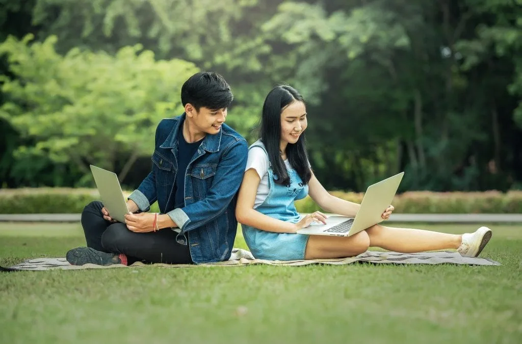 What is the IB Program and their Philosophy?
