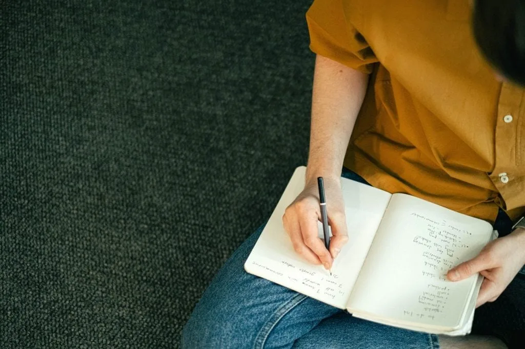 Why Taking Notes When Reading Your Textbook is Important