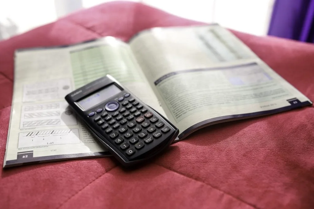 Differences Between a Scientific Calculator and a Graphing Calculator