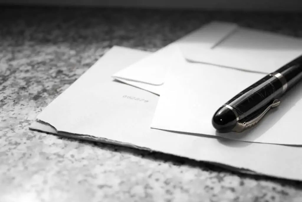 How Do You Write a Letter to an Admissions Officer?