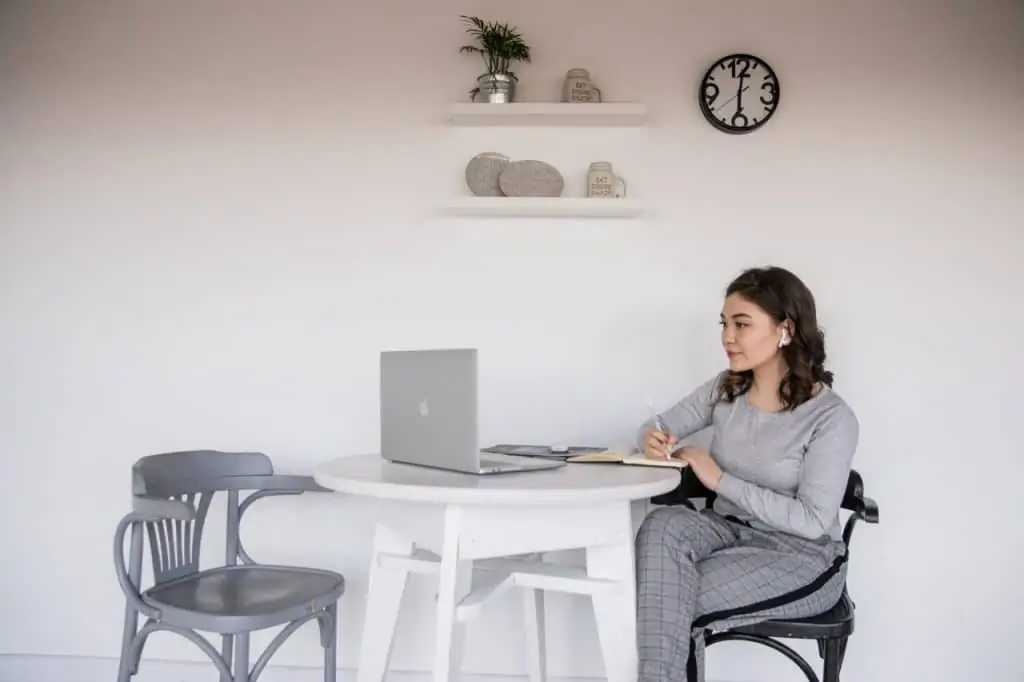 What are Advantages and Disadvantages of Rote Learning?
